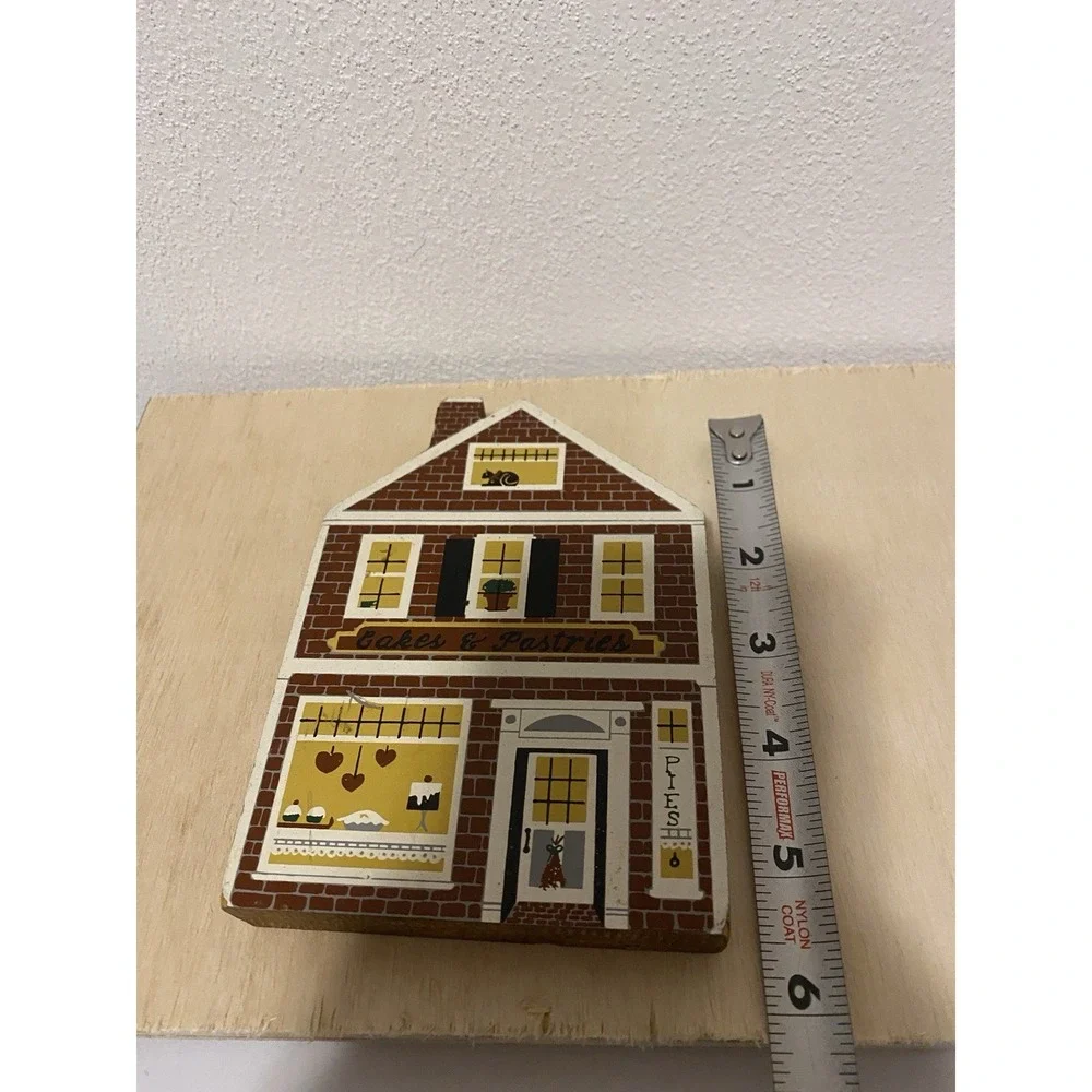 The Cats Meow Village Cakes And Pastries Vintage House